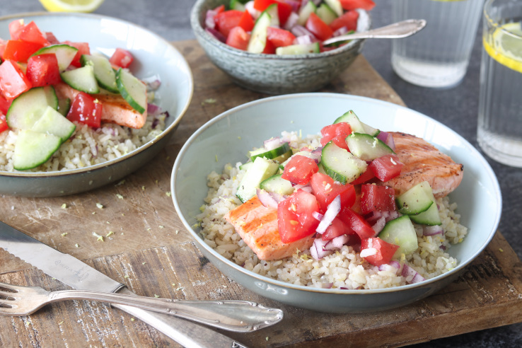 gegrilde-zalm-gebakken-rijst-zijkant-chickslovefood