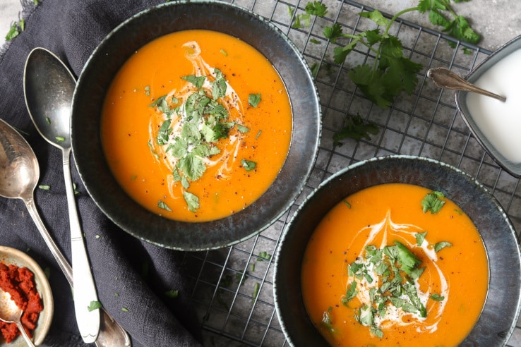 pittige-zoete-aardappel-soep-bovenkant-chickslovefood