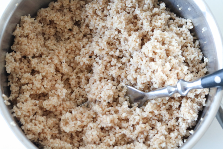 groene couscoussalade met garnalenspiesjes