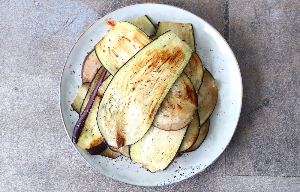 https://staging.chickslovefood.com/app/uploads/2018/09/gebakken-aubergine-chickslovefood.jpg