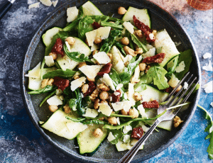Courgette salade met kikkererwten