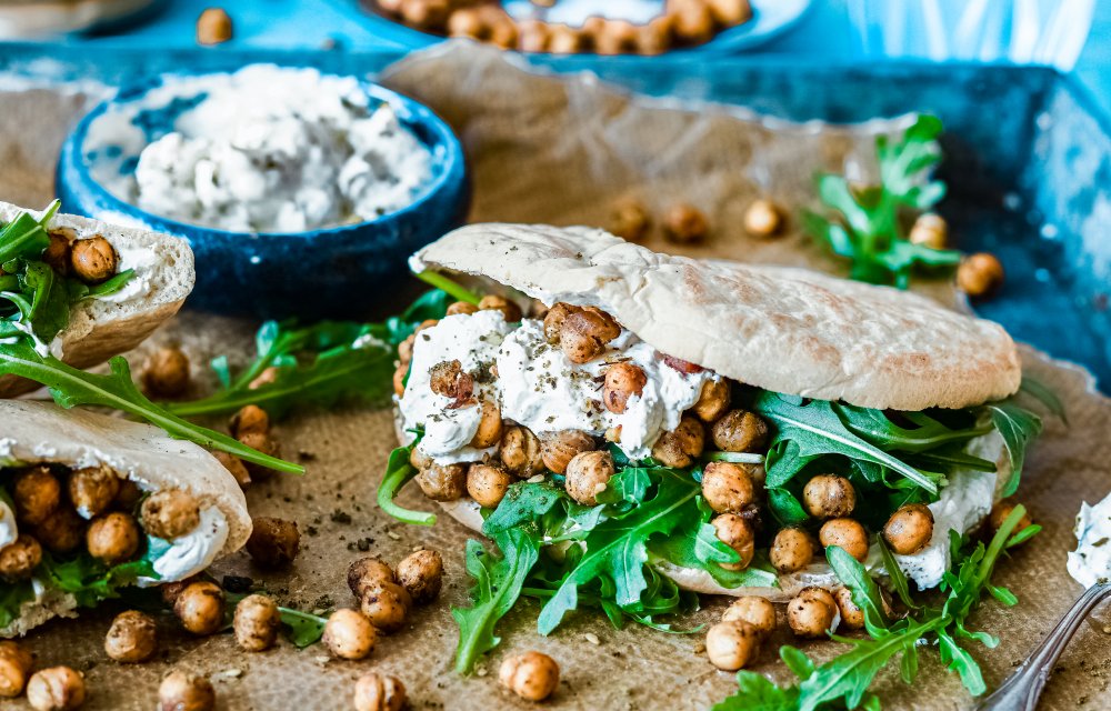 pita's met kikkererwten en labneh