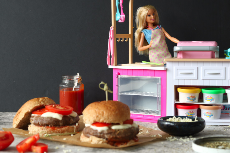 pizzaburgers-mattel-3-chickslovefood