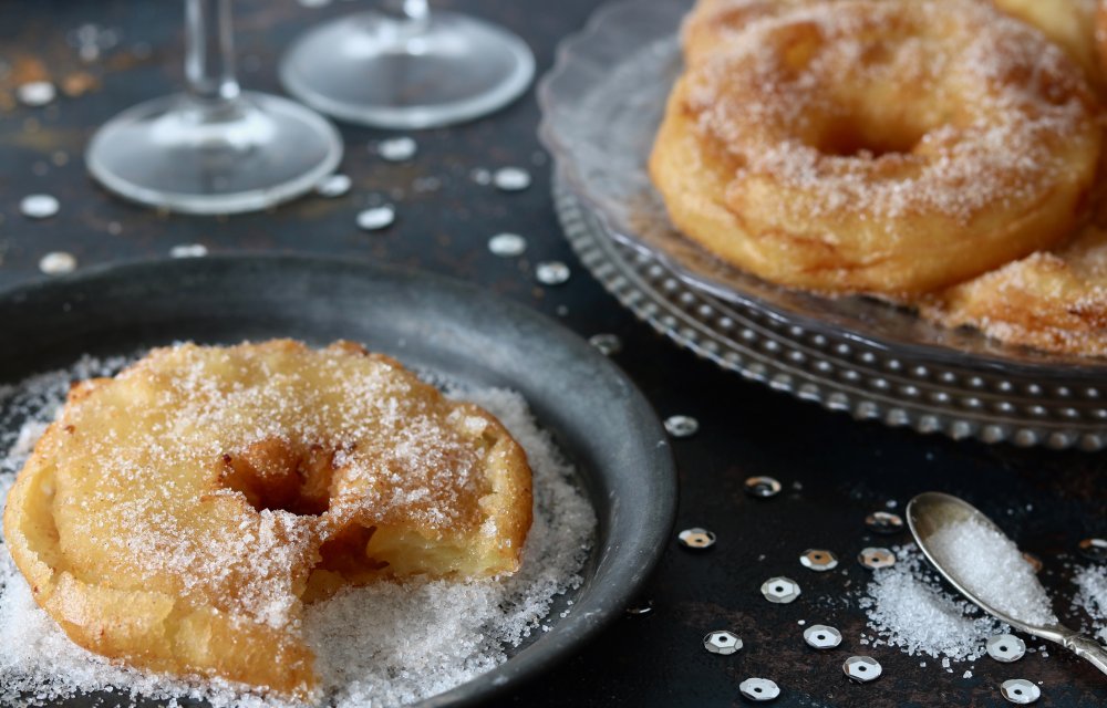 https://staging.chickslovefood.com/app/uploads/2018/11/Eindfoto2-appelbeignets-chickslovefood.jpeg