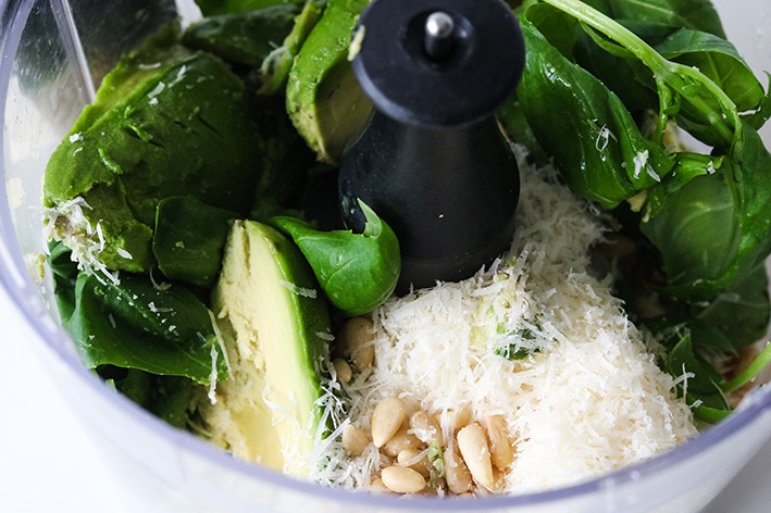 Penne met avocadopesto