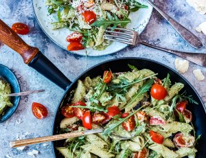 Penne met avocadopesto