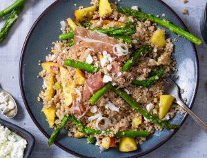 Couscous met nectarine en parmaham
