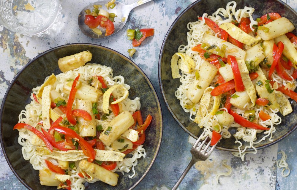 Noedels met witte asperges