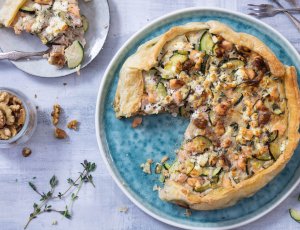 Hartige taart met zalm