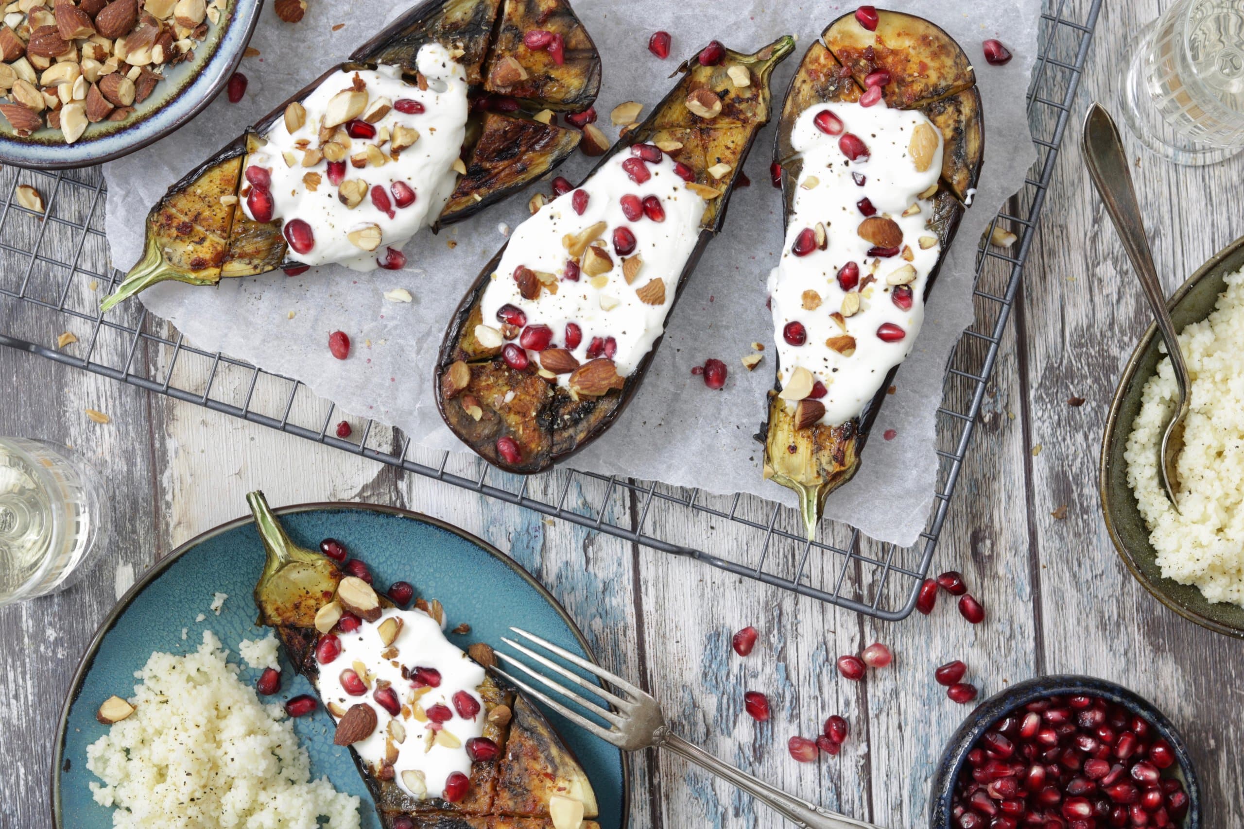 Pittige aubergines van de barbecue