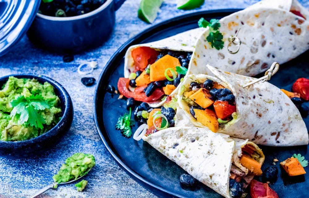 Wraps met zoete aardappel en zwarte bonen