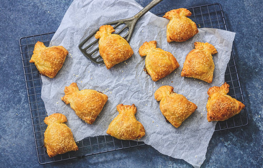 hartige bladerdeeghapjes