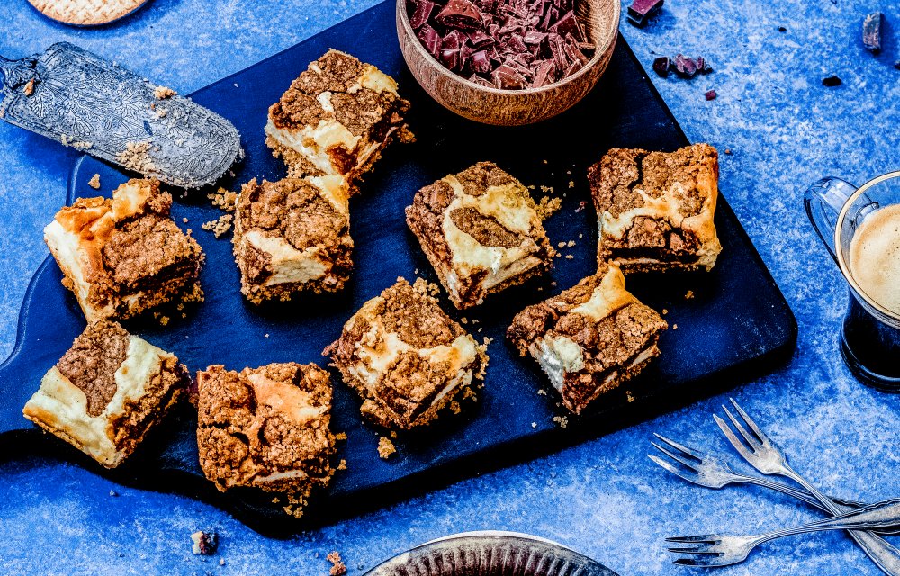 Cookie dough cheesecake bars