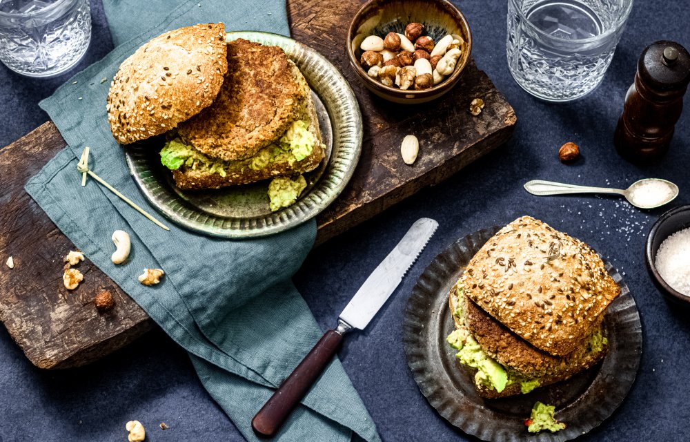 notenburger met avocadospread