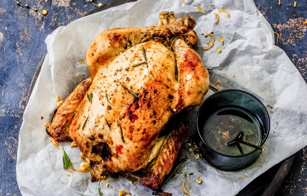 Hele kip met vulling uit de oven