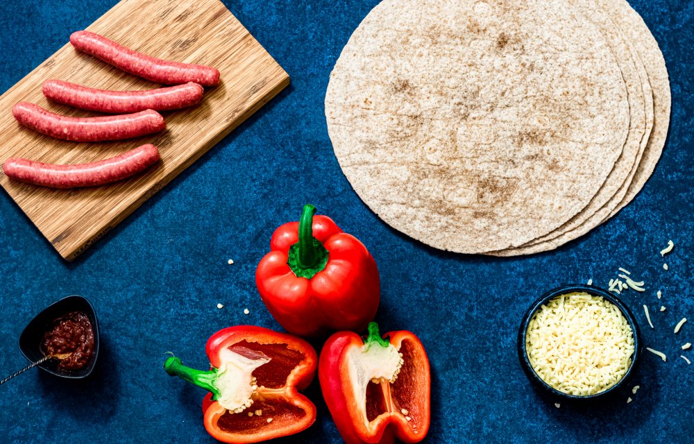 quesadilla's met worstjes en harissa