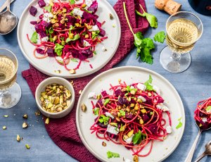 spaghetti met rode biet en geitenkaas
