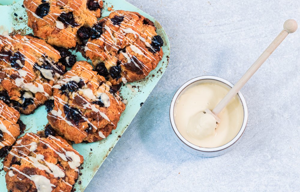 witte chocolade muffins met blauwe bessen