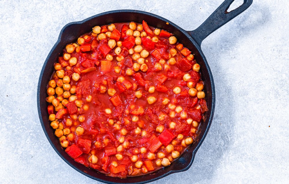 Pittige shakshuka met kikkererwten