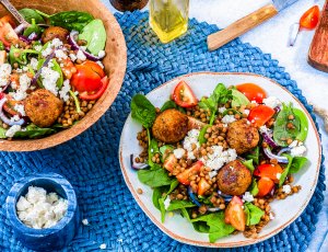 Linzensalade met falafel