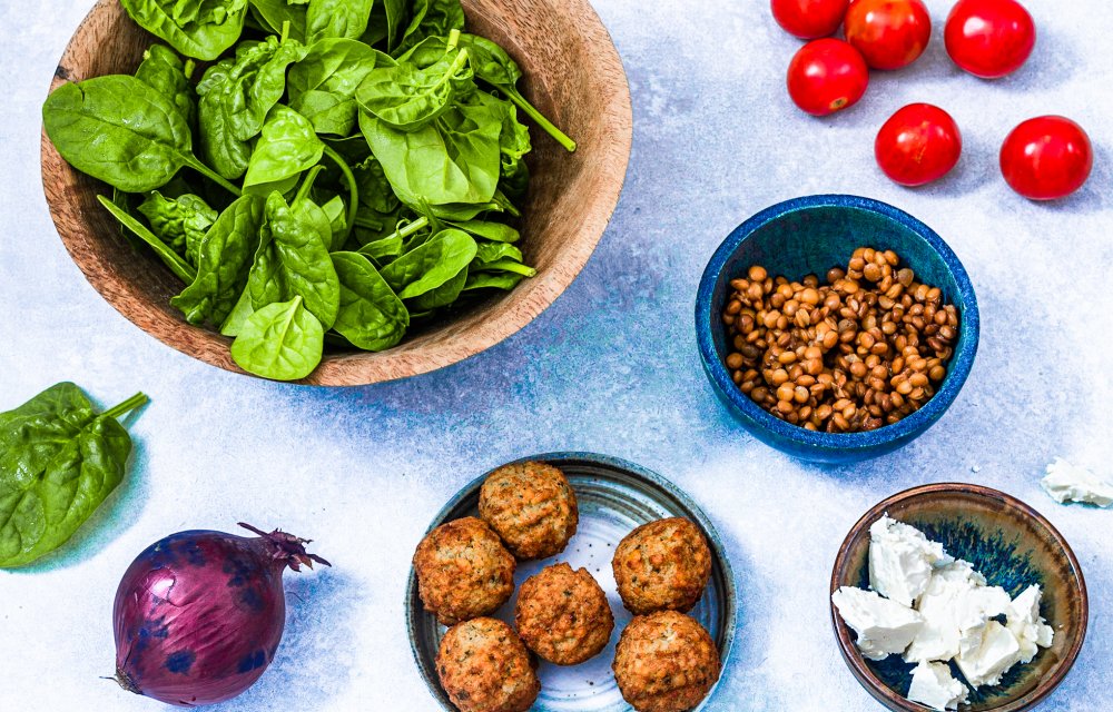 linzensalade met falafel