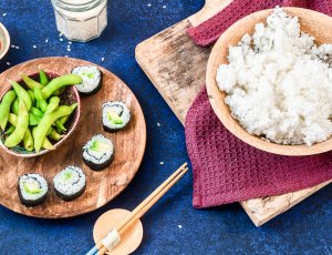 Sushirijst uit de stoomoven