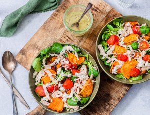 Zoete aardappelsalade met pulled chicken