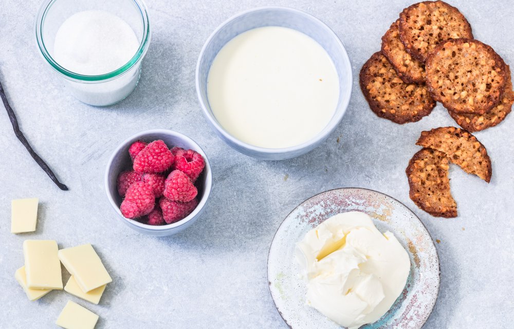 Cheesecake met frambozen in een glaasje