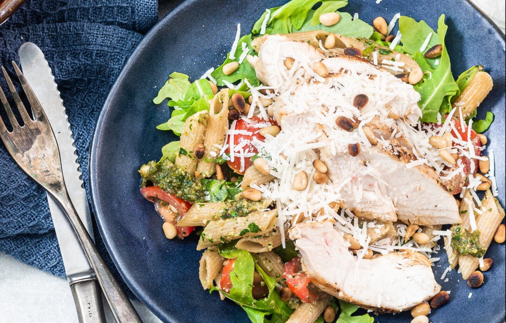 pastasalade met gegrilde kip