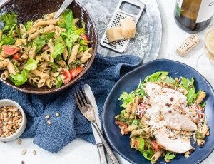 pastasalade met gegrilde kip