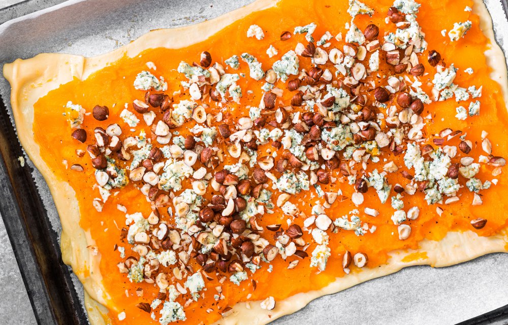 Flammkuchen met pompoen en blauwe kaas