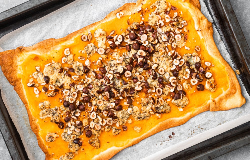 Flammkuchen met pompoen en blauwe kaas