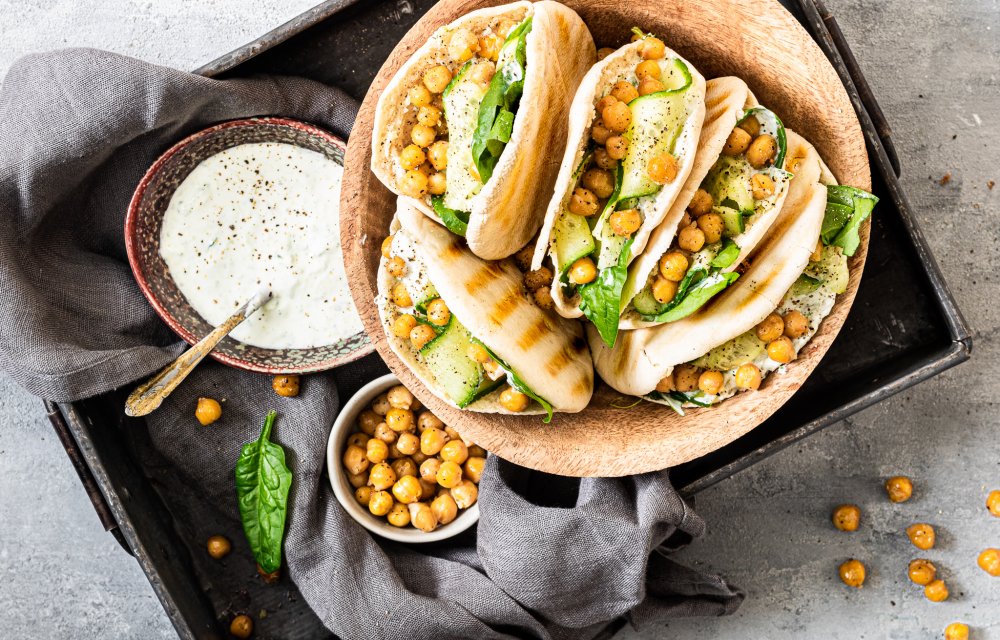 Pitabroodjes met geroosterde kikkererwten