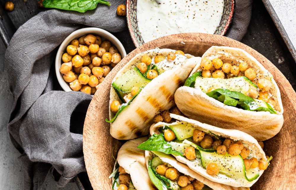 Pitabroodjes met geroosterde kikkererwten