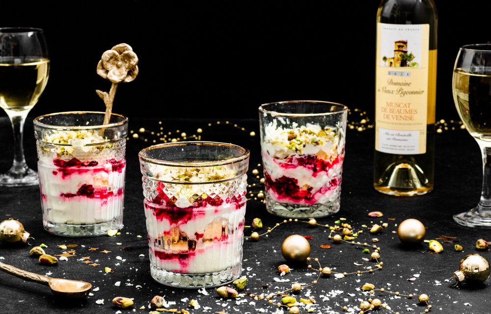 Eton mess met frambozen en pistachenoten