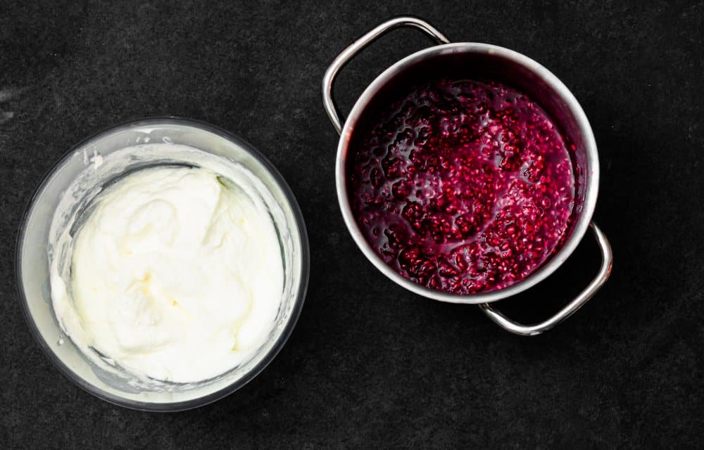 Eton mess met frambozen en pistachenoten