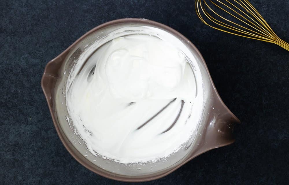 Citroenpavlova met hazelnoten