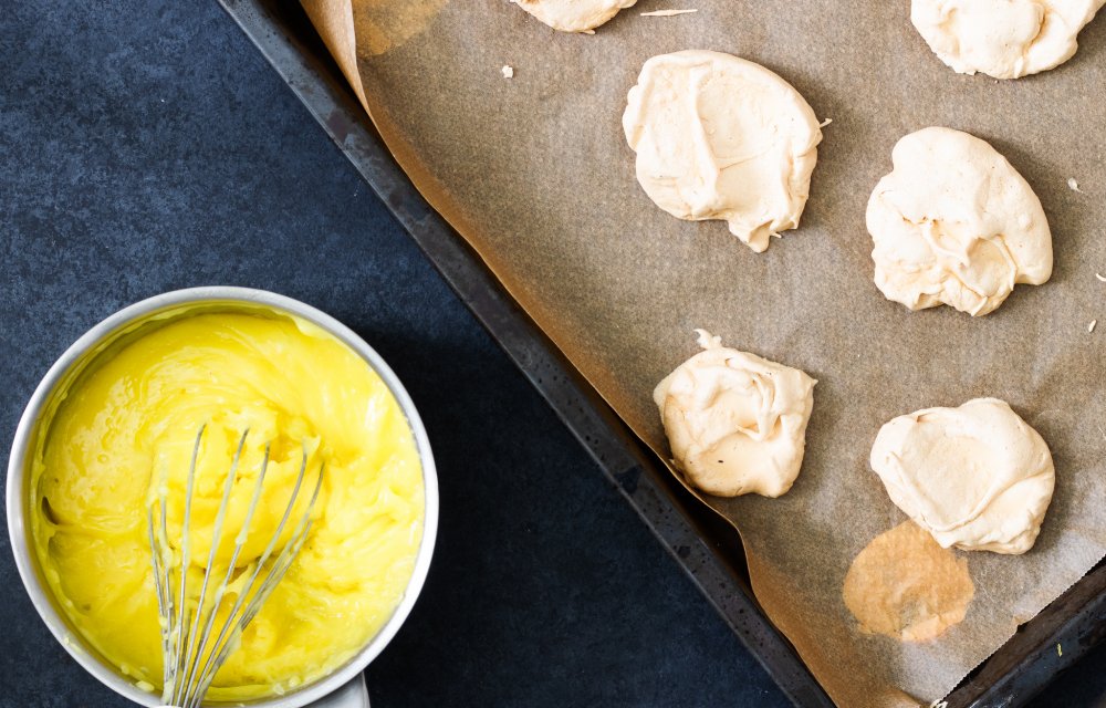 Citroenpavlova met hazelnoten