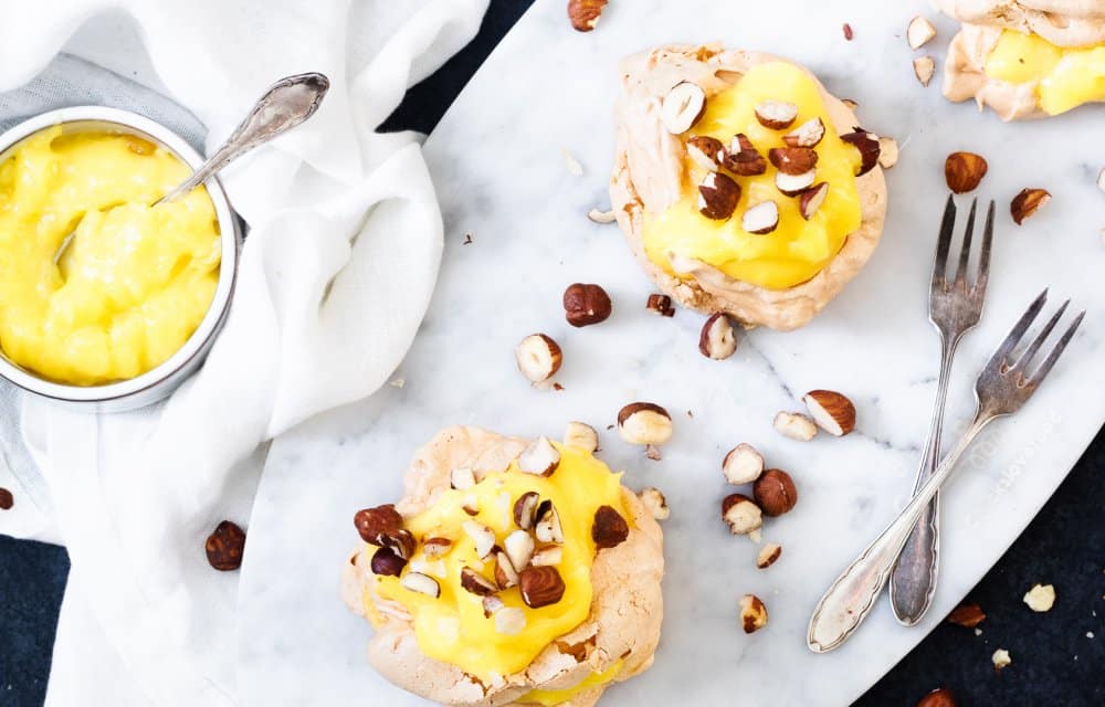 Citroenpavlova met hazelnoten