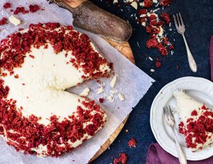 Red velvet cheesecake