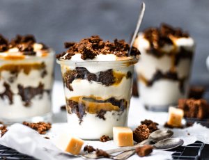 Karamel-zeezout brownie triffle