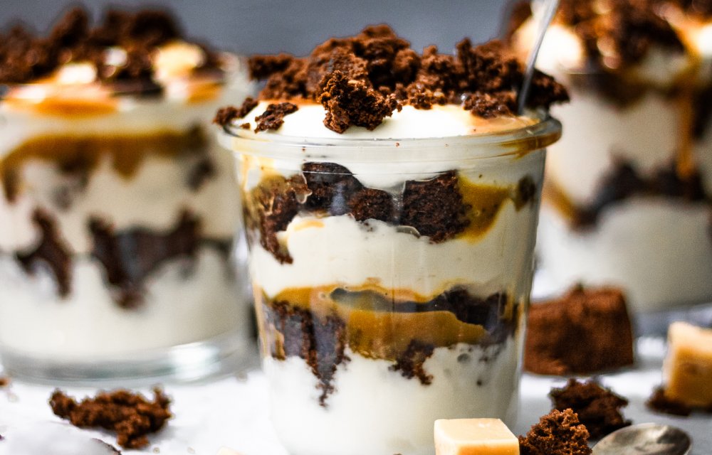 Karamel-zeezout brownie triffle