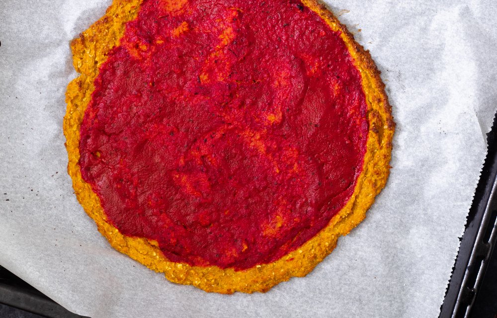 zoete aardappel pizza met aubergine