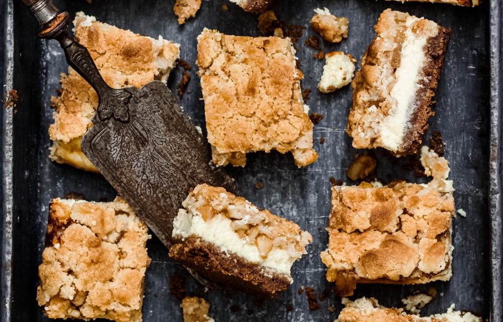 Apple crumble cheesecake bars_eindfoto
