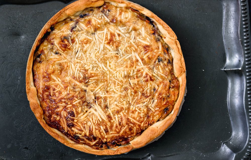 Kleurrijke wortelquiche
