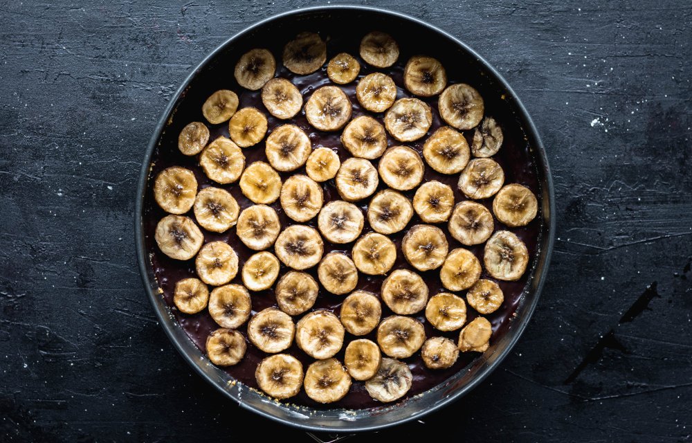 Chocoladetaart met gekarameliseerde banaan