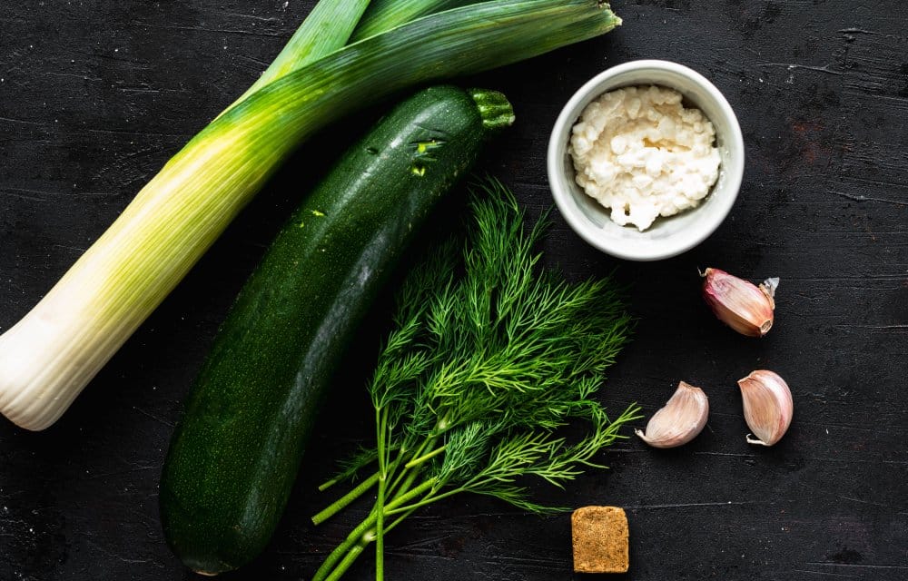 Courgette-preisoep met een dillesausje