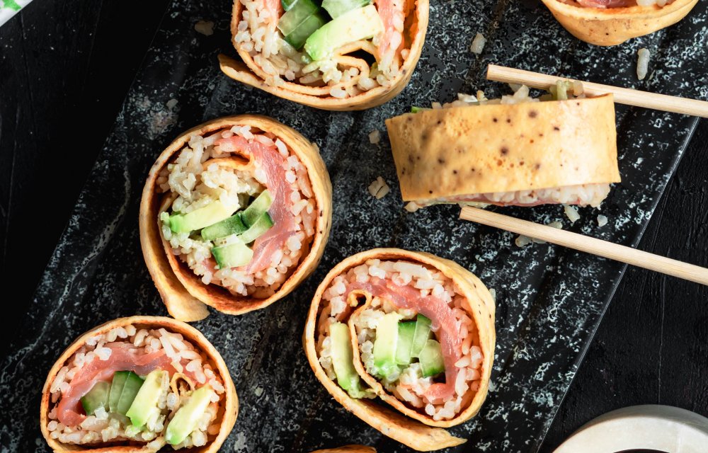 Ei sushi met gerookte zalm-eindfoto