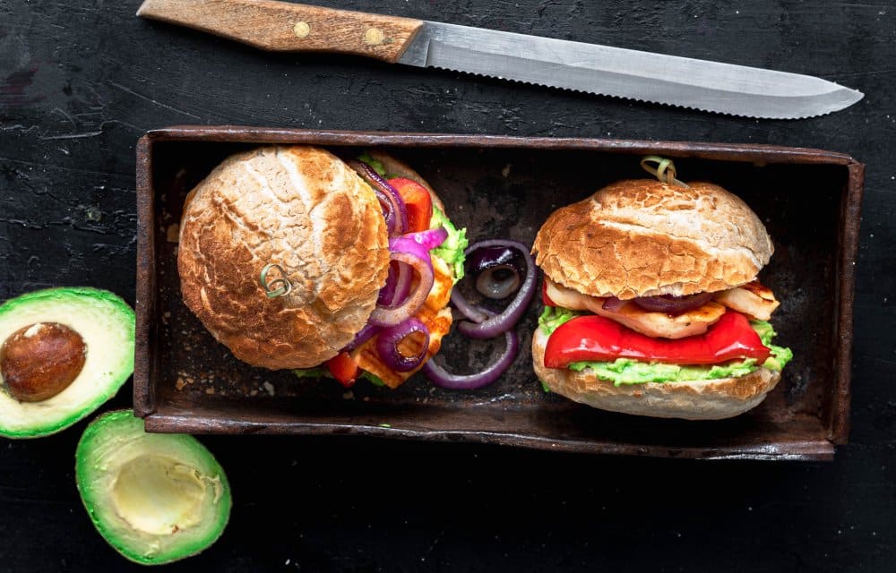 Halloumiburger met avocado