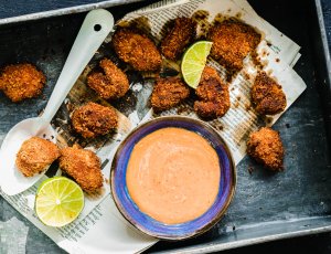 Kippeling met zelfgemaakte chili-mayo